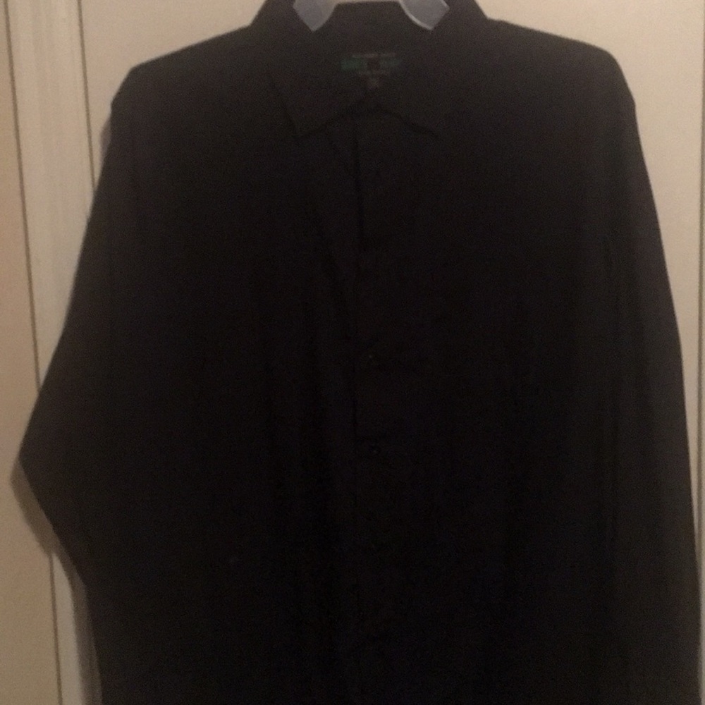 Long sleeve dress shirt.